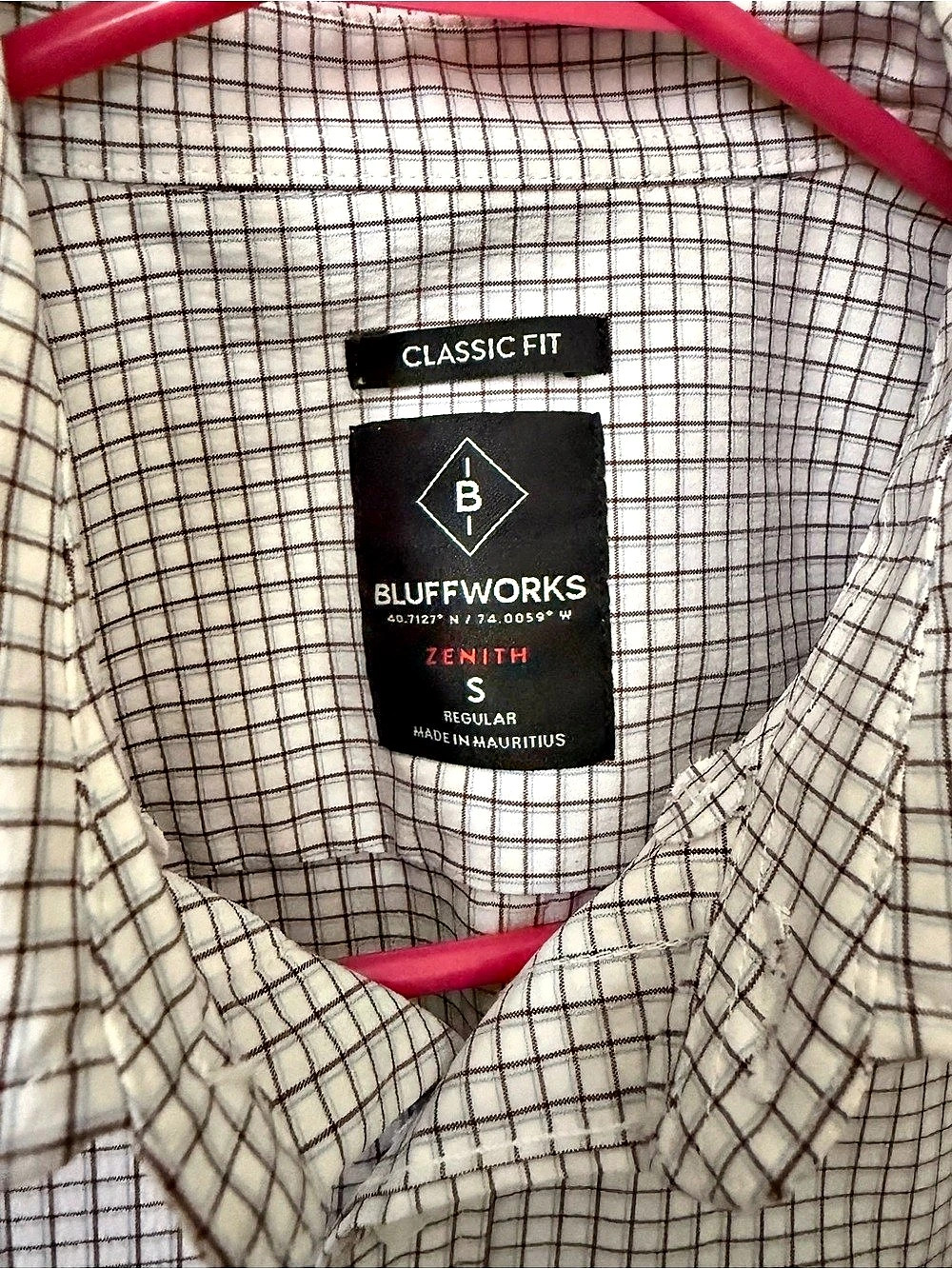 NWOT Bluffworks Zenith plaid TRAVEL shirt, Merlot check, S Regular, classic fit